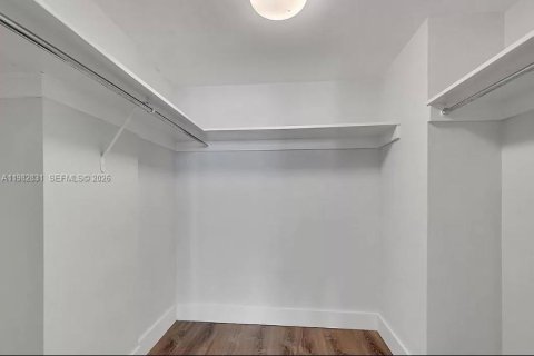 Condo in Miami Beach, Florida, 1 bedroom  № 2049276 - photo 5