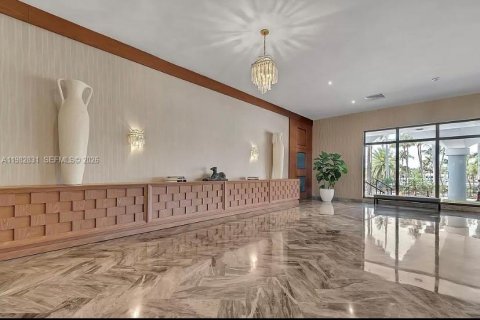 Condo in Miami Beach, Florida, 1 bedroom  № 2049276 - photo 21