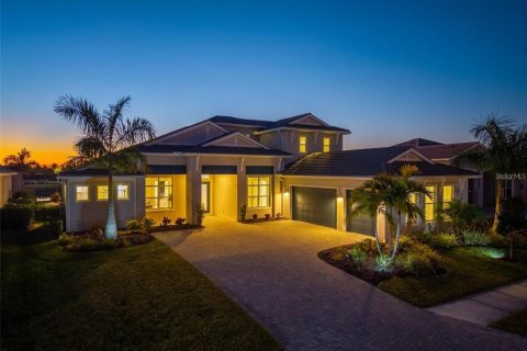 House in Lakewood Ranch, Florida 5 bedrooms, 395.3 sq.m. № 2284668 - photo 3
