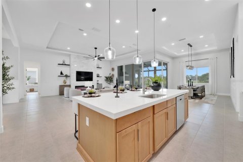 House in Lakewood Ranch, Florida 5 bedrooms, 395.3 sq.m. № 2284668 - photo 14
