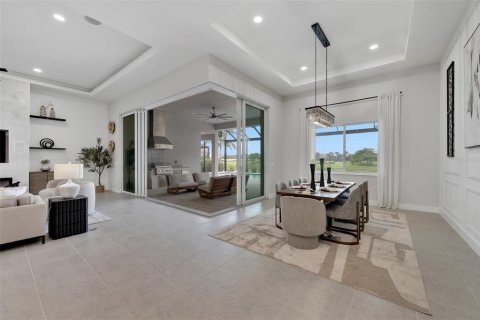 House in Lakewood Ranch, Florida 5 bedrooms, 395.3 sq.m. № 2284668 - photo 24