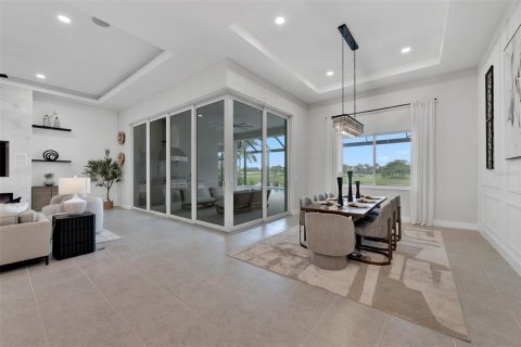 House in Lakewood Ranch, Florida 5 bedrooms, 395.3 sq.m. № 2284668 - photo 23