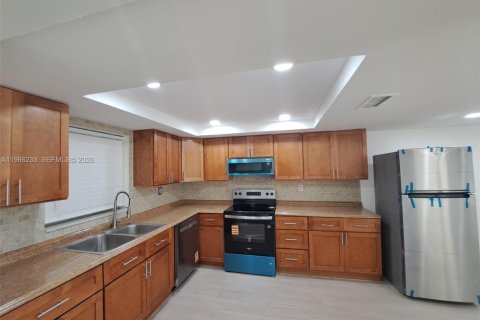 Кондоминиум с 1 спальней в Купер-Сити, Флорида № 2028635