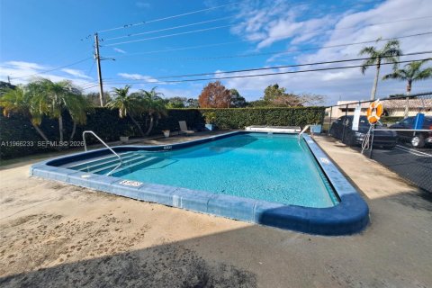 Снять в аренду кондоминиум в Купер-Сити, Флорида 1 спальня, 82.87м2, № 2028635 - фото 15