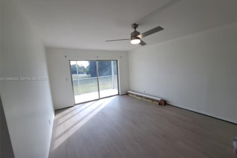 Снять в аренду кондоминиум в Купер-Сити, Флорида 1 спальня, 82.87м2, № 2028635 - фото 5