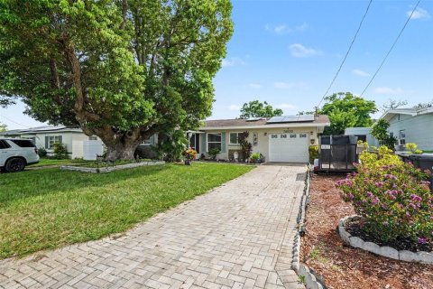 House in Saint Petersburg, Florida 2 bedrooms, 134.06 sq.m. № 2217114 - photo 21