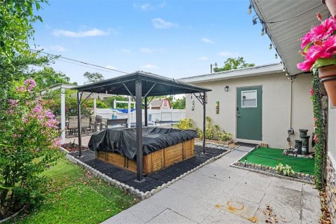 House in Saint Petersburg, Florida 2 bedrooms, 134.06 sq.m. № 2217114 - photo 22