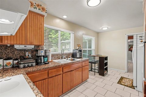 House in Saint Petersburg, Florida 2 bedrooms, 134.06 sq.m. № 2217114 - photo 10
