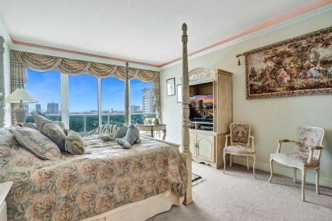 Condo in Aventura, Florida, 2 bedrooms № 2088890 - photo 20