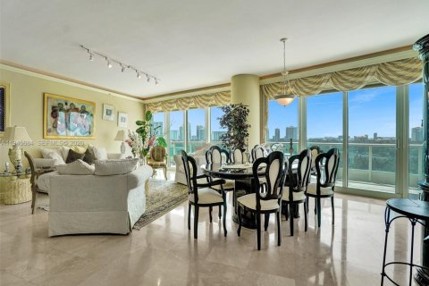 Condo in Aventura, Florida, 2 bedrooms № 2088890 - photo 9