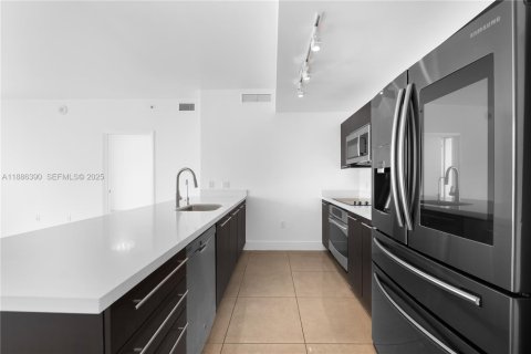 Condominio en venta en Miami, Florida, 2 dormitorios, 100.24 m2 № 2034520 - foto 4