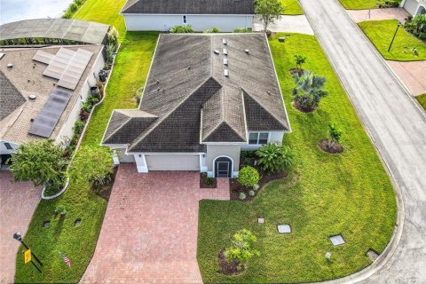 House in Kissimmee, Florida 2 bedrooms, 187.94 sq.m. № 2141976 - photo 3