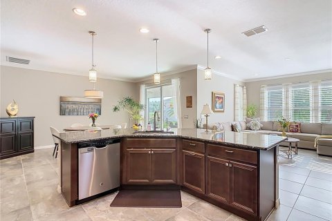 House in Kissimmee, Florida 2 bedrooms, 187.94 sq.m. № 2141976 - photo 12