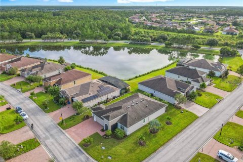 House in Kissimmee, Florida 2 bedrooms, 187.94 sq.m. № 2141976 - photo 4