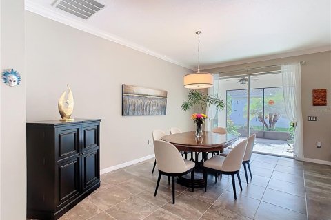 House in Kissimmee, Florida 2 bedrooms, 187.94 sq.m. № 2141976 - photo 7