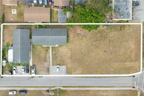 Commercial property in Homestead, Florida 394.65 sq.m. № 1959127 - photo 9