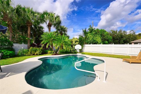 House in Vero Beach, Florida 4 bedrooms, 222.22 sq.m. № 1994179 - photo 29