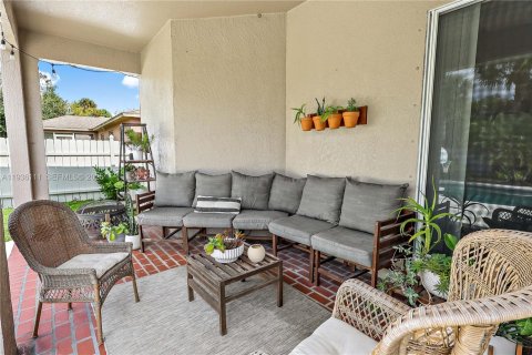 House in Vero Beach, Florida 4 bedrooms, 222.22 sq.m. № 1994179 - photo 25