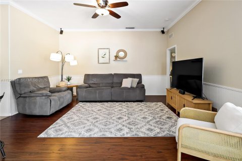 House in Vero Beach, Florida 4 bedrooms, 222.22 sq.m. № 1994179 - photo 13