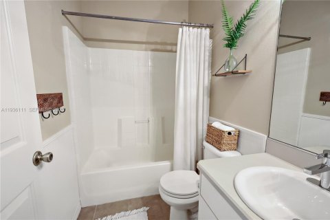 House in Vero Beach, Florida 4 bedrooms, 222.22 sq.m. № 1994179 - photo 23