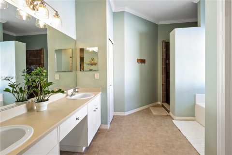 House in Vero Beach, Florida 4 bedrooms, 222.22 sq.m. № 1994179 - photo 17