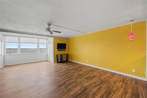 Condominio en venta en Clearwater, Florida, 1 dormitorio, 52.49 m2 № 2196412 - foto 10