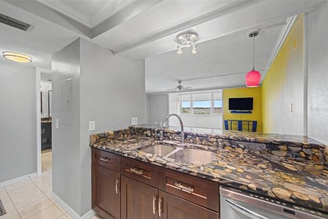 Condominio en venta en Clearwater, Florida, 1 dormitorio, 52.49 m2 № 2196412 - foto 29