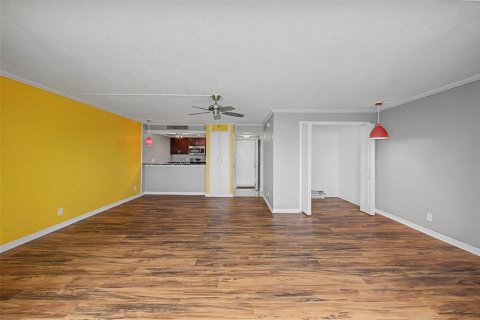 Condominio en venta en Clearwater, Florida, 1 dormitorio, 52.49 m2 № 2196412 - foto 18