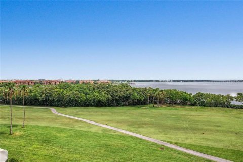 Condominio en venta en Clearwater, Florida, 1 dormitorio, 52.49 m2 № 2196412 - foto 3