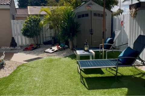 Villa ou maison à vendre à Miami, Floride: 4 chambres, 199.37 m2 № 1998392 - photo 4