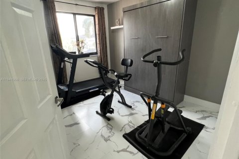 Villa ou maison à vendre à Miami, Floride: 4 chambres, 199.37 m2 № 1998392 - photo 22