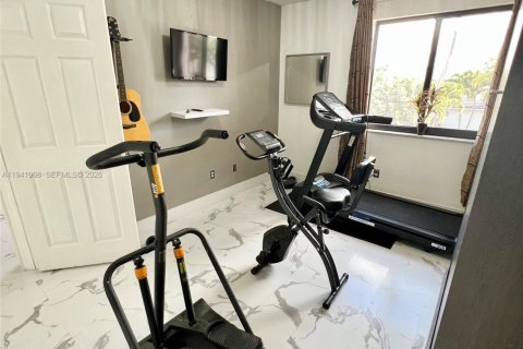 Villa ou maison à vendre à Miami, Floride: 4 chambres, 199.37 m2 № 1998392 - photo 23