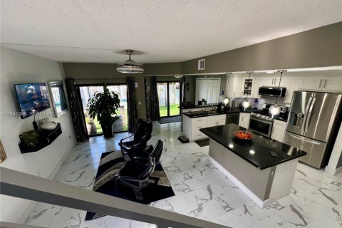 Villa ou maison à vendre à Miami, Floride: 4 chambres, 199.37 m2 № 1998392 - photo 7