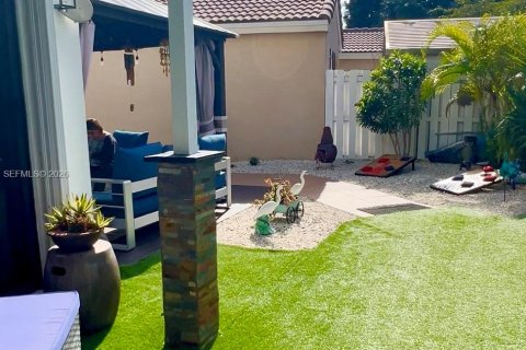 Villa ou maison à vendre à Miami, Floride: 4 chambres, 199.37 m2 № 1998392 - photo 6