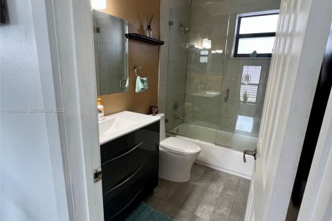 Villa ou maison à vendre à Miami, Floride: 4 chambres, 199.37 m2 № 1998392 - photo 24