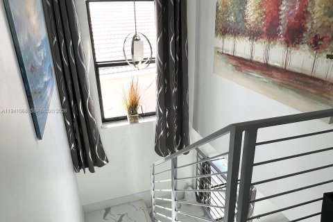Villa ou maison à vendre à Miami, Floride: 4 chambres, 199.37 m2 № 1998392 - photo 29