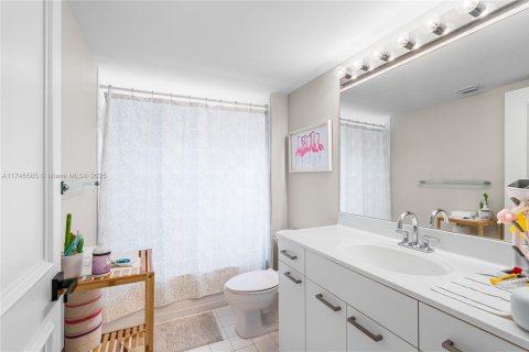 Condominio en venta en Aventura, Florida, 3 dormitorios, 173.26 m2 № 1704387 - foto 19