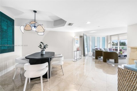 Condominio en venta en Aventura, Florida, 3 dormitorios, 173.26 m2 № 1704387 - foto 6