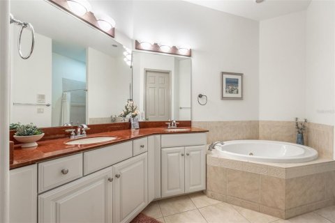 Villa ou maison à vendre à Fort Myers, Floride: 2 chambres, 105.72 m2 № 2407015 - photo 22