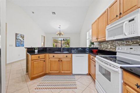 Villa ou maison à vendre à Fort Myers, Floride: 2 chambres, 105.72 m2 № 2407015 - photo 9