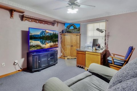 House in Port Orange, Florida 3 bedrooms, 180.04 sq.m. № 1741081 - photo 23