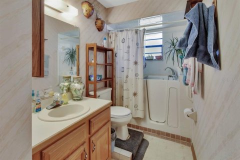 House in Port Orange, Florida 3 bedrooms, 180.04 sq.m. № 1741081 - photo 25