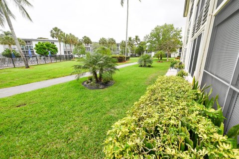 Condo in Coconut Creek, Florida, 2 bedrooms № 2146395 - photo 27