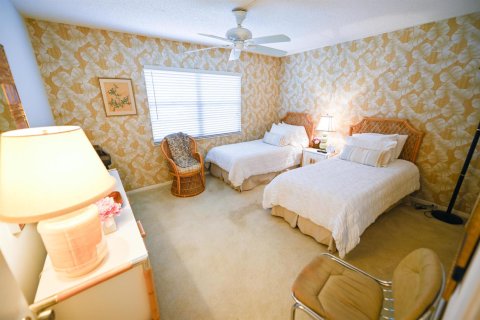Condo in Coconut Creek, Florida, 2 bedrooms № 2146395 - photo 16