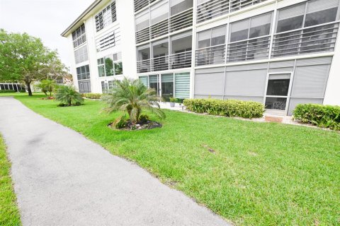 Condo in Coconut Creek, Florida, 2 bedrooms № 2146395 - photo 28