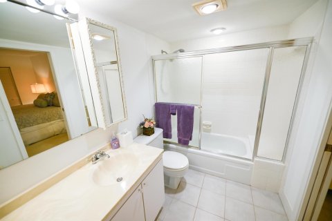 Condo in Coconut Creek, Florida, 2 bedrooms № 2146395 - photo 21