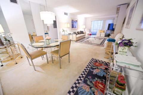 Condo in Coconut Creek, Florida, 2 bedrooms № 2146395 - photo 10