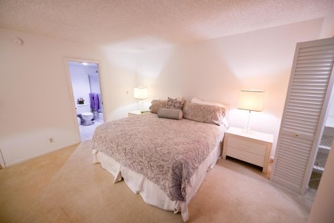 Condo in Coconut Creek, Florida, 2 bedrooms № 2146395 - photo 4