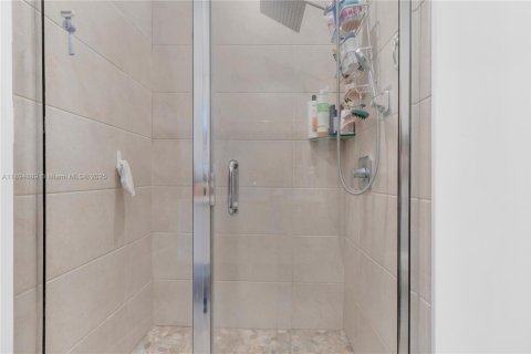 Copropriété à vendre à Doral, Floride: 2 chambres, 105.44 m2 № 1950344 - photo 10