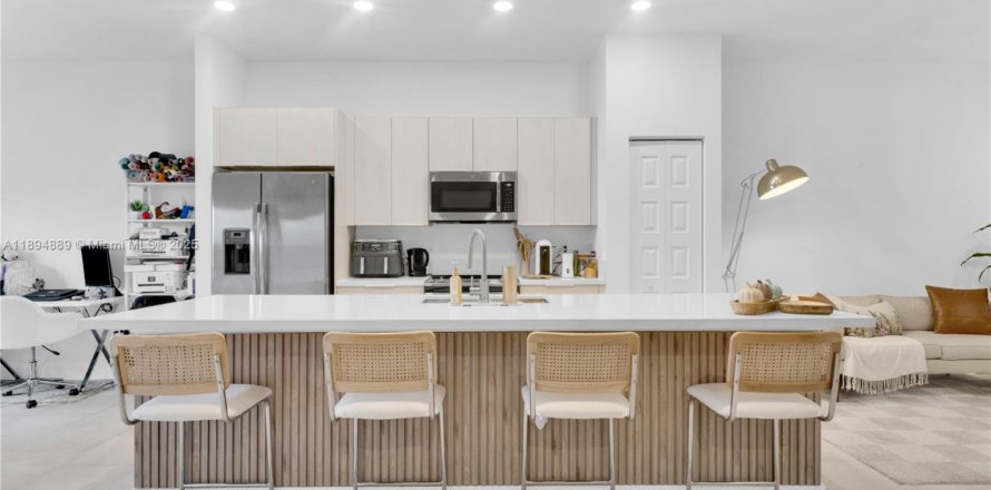 Condo à Doral, Floride, 2 chambres № 1950344
